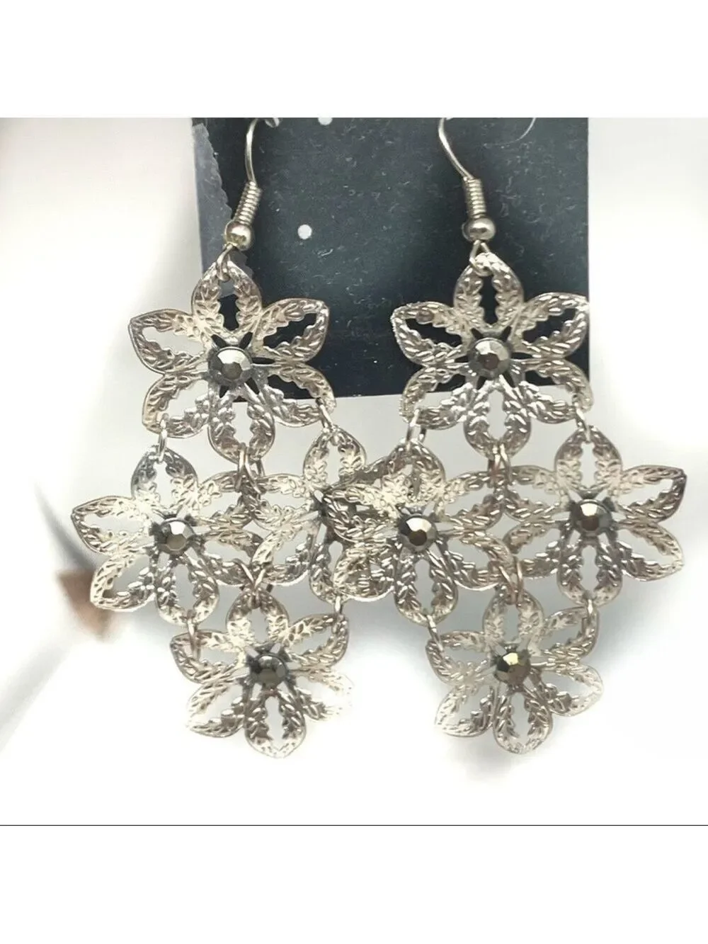 𝅺NEW-SILVER Flowers Rhinestones Chandelier Earrings